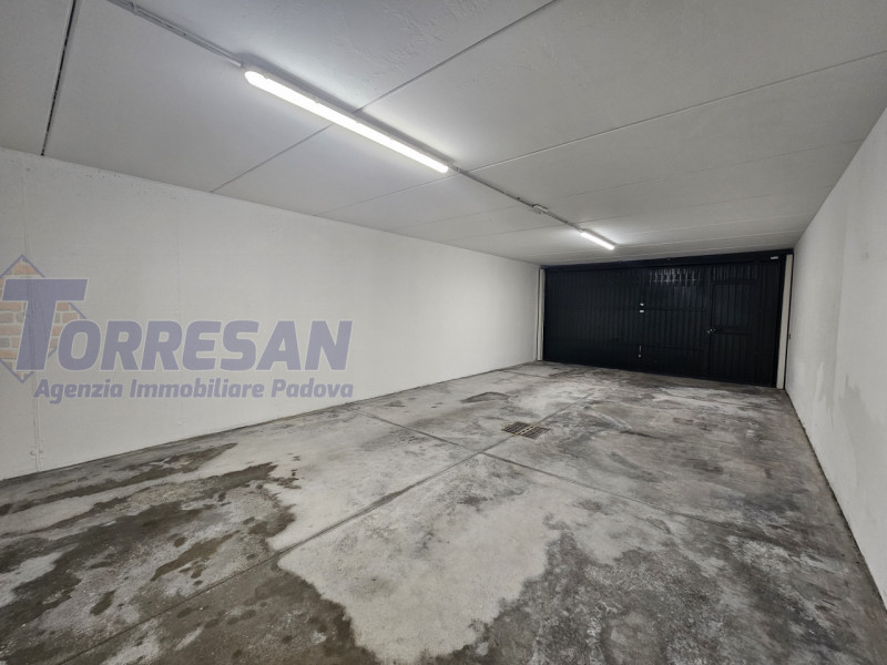 Eleganza e unicità nal cuore di Noventa Padovana 
Villa introvabile di circa 400 mq in classe A1 ...