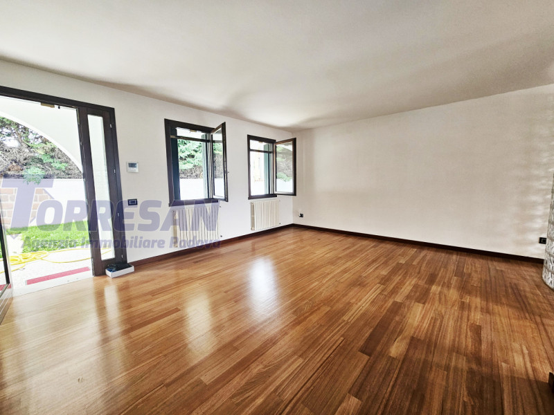 Eleganza e unicità nal cuore di Noventa Padovana 
Villa introvabile di circa 400 mq in classe A1 ...