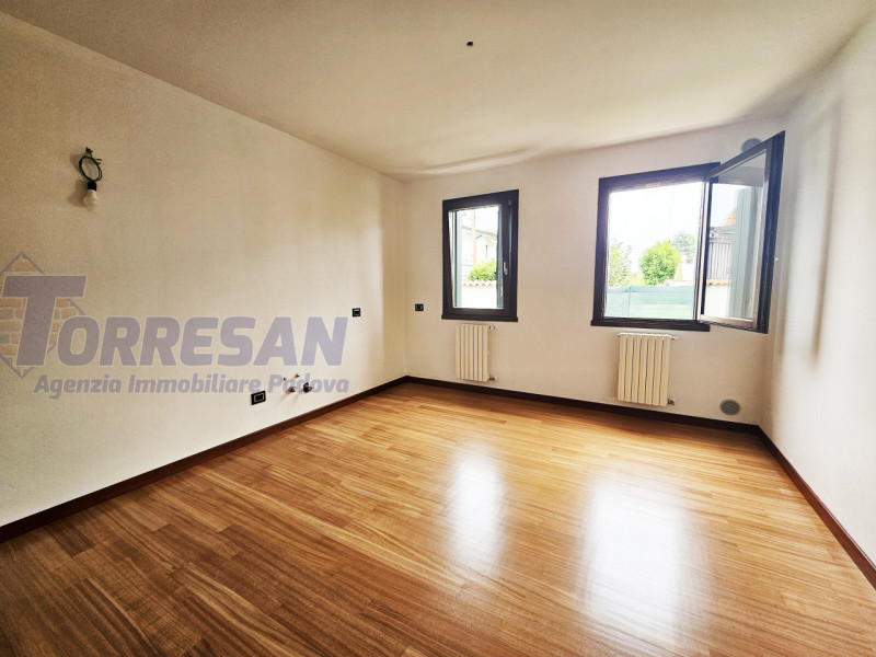 Eleganza e unicità nal cuore di Noventa Padovana 
Villa introvabile di circa 400 mq in classe A1 ...