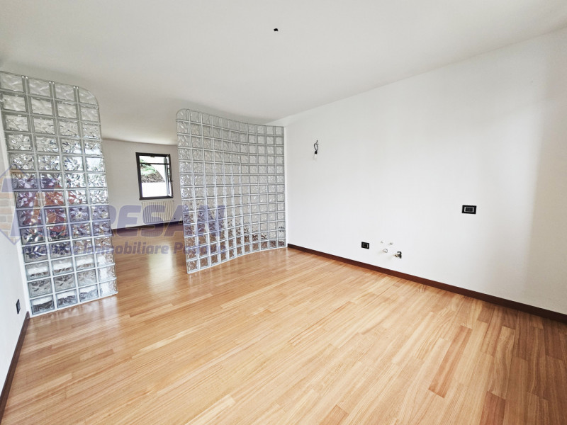 Eleganza e unicità nal cuore di Noventa Padovana 
Villa introvabile di circa 400 mq in classe A1 ...