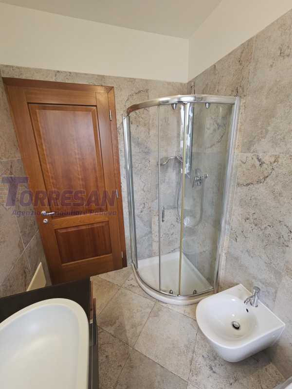 Eleganza e unicità nal cuore di Noventa Padovana 
Villa introvabile di circa 400 mq in classe A1 ...