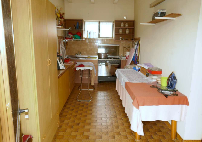 Rif. A.A.85-24

Vendita all'asta - abitazione unifamiliare su 3 livelli in data 20 gennaio 2026

...