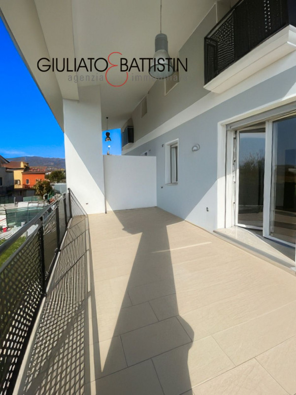 VILLAGANZERLA: BIFAMILIARE

Siamo a proporre unità bifamiliare affiancata di generose metrature, ...