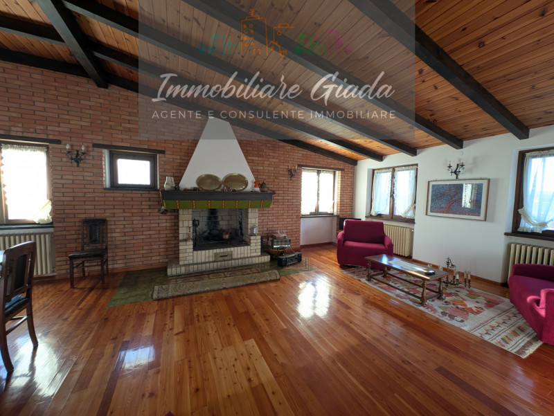 Questo immobile non è più disponibile 

Villa contemporanea situata nel cuore di Tambre, una loca...