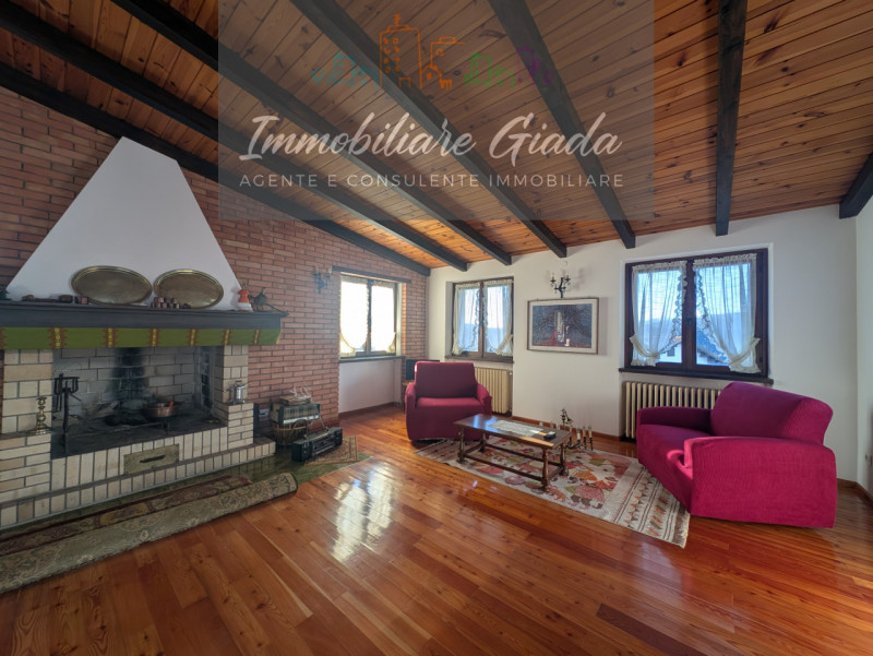 Questo immobile non è più disponibile 

Villa contemporanea situata nel cuore di Tambre, una loca...