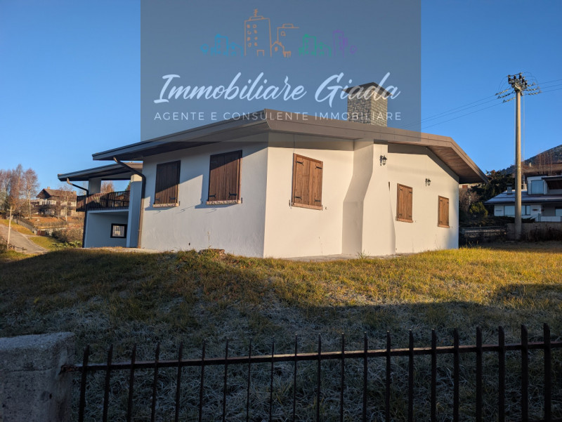 Questo immobile non è più disponibile 

Villa contemporanea situata nel cuore di Tambre, una loca...