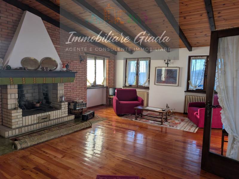 Questo immobile non è più disponibile 

Villa contemporanea situata nel cuore di Tambre, una loca...