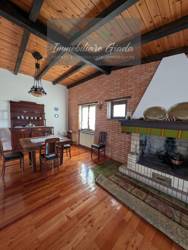 Questo immobile non è più disponibile 

Villa contemporanea situata nel cuore di Tambre, una loca...