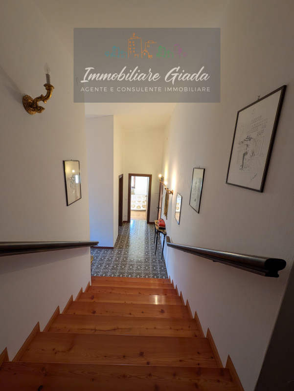 Questo immobile non è più disponibile 

Villa contemporanea situata nel cuore di Tambre, una loca...