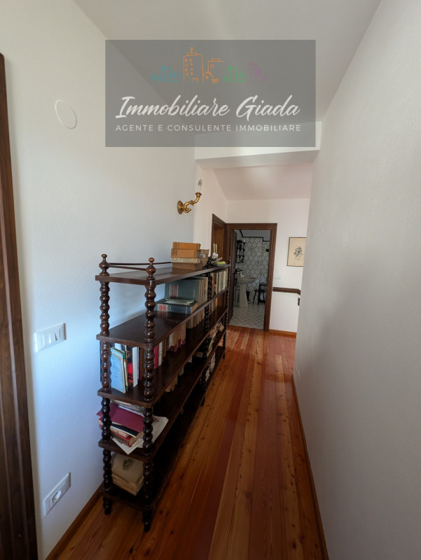 Questo immobile non è più disponibile 

Villa contemporanea situata nel cuore di Tambre, una loca...