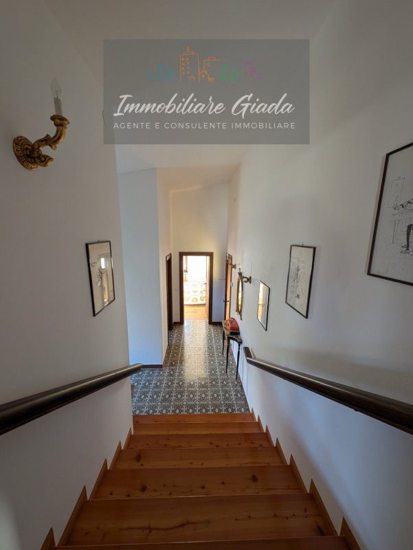 Questo immobile non è più disponibile 

Villa contemporanea situata nel cuore di Tambre, una loca...