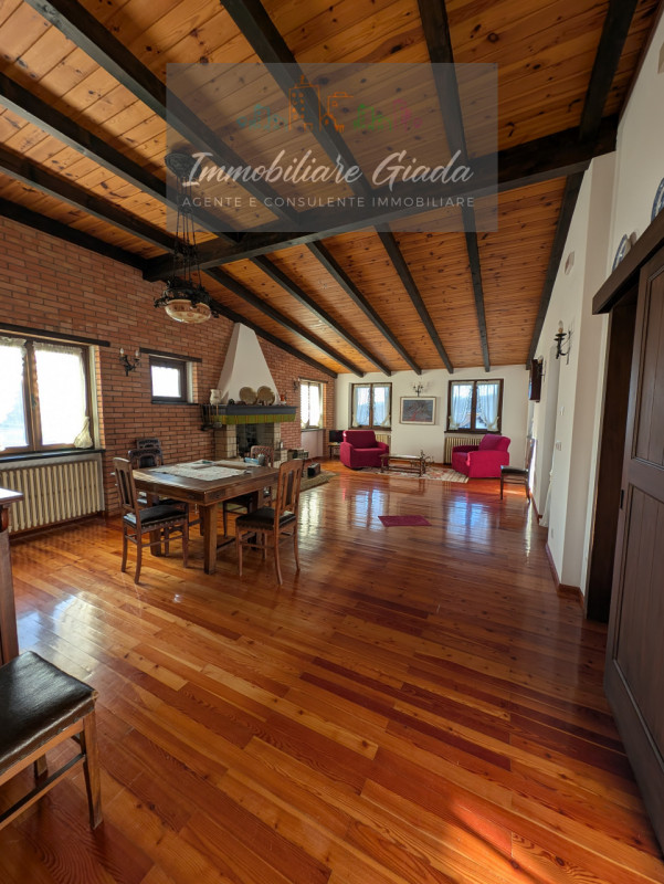 Questo immobile non è più disponibile 

Villa contemporanea situata nel cuore di Tambre, una loca...