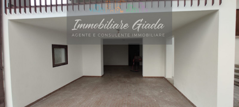 Villa contemporanea situata nel cuore di Tambre, una località rinomata per la sua bellezza natura...