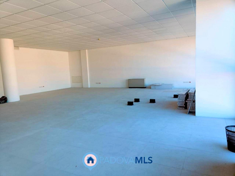 Immobile in esclusiva al Gruppo Padova MLS

Padova via Venezia ufficio al piano secondo fronte st...