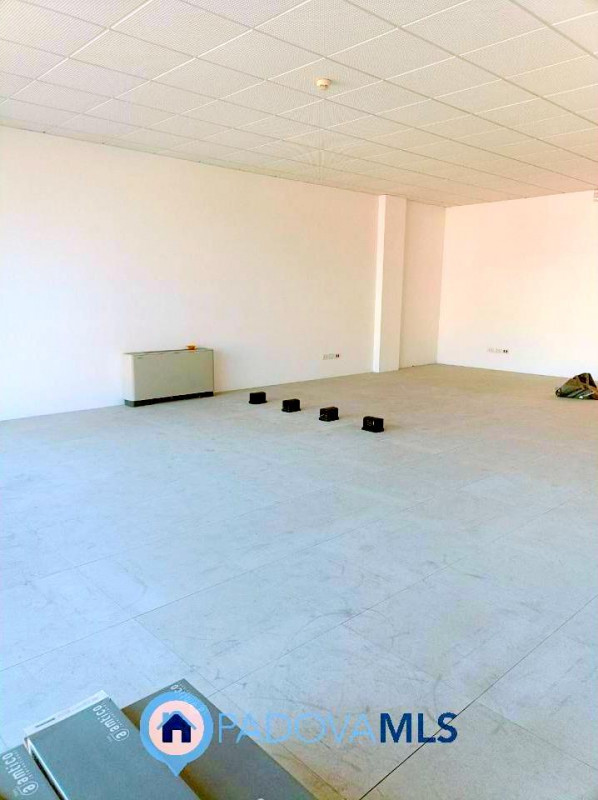 Immobile in esclusiva al Gruppo Padova MLS

Padova via Venezia ufficio al piano secondo fronte st...