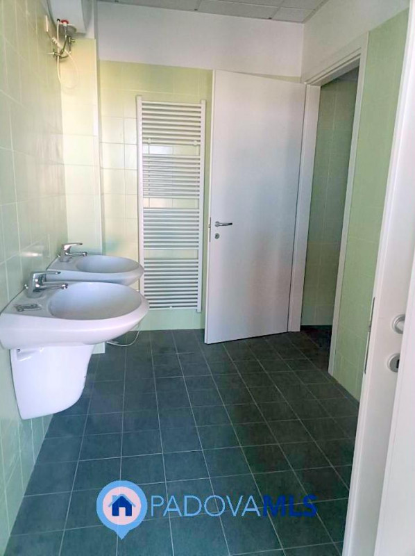 Immobile in esclusiva al Gruppo Padova MLS

Padova via Venezia ufficio al piano secondo fronte st...