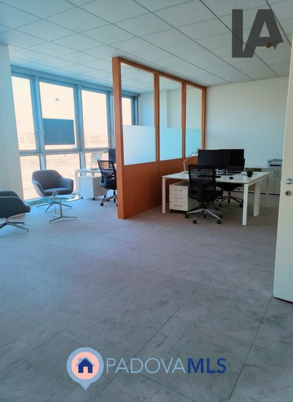 Immobile in esclusiva al Gruppo Padova MLS

Padova via Venezia ufficio al piano secondo fronte st...