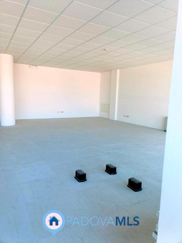 Immobile in esclusiva al Gruppo Padova MLS

Padova via Venezia ufficio al piano secondo fronte st...