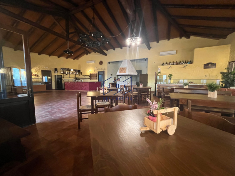 SALGAREDA - (TV)
A pochi km dall'uscita dell'autostrada di Noventa di Piave, in zona di passaggio...