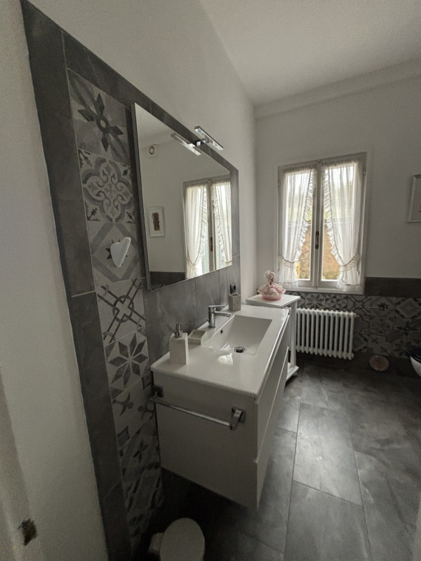 Proponiamo in affitto un appartamento bilocale di circa 53 mq situato nel comune di Revine Lago, ...