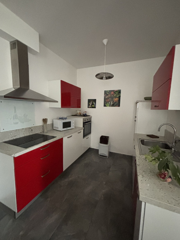 Proponiamo in affitto un appartamento bilocale di circa 53 mq situato nel comune di Revine Lago, ...