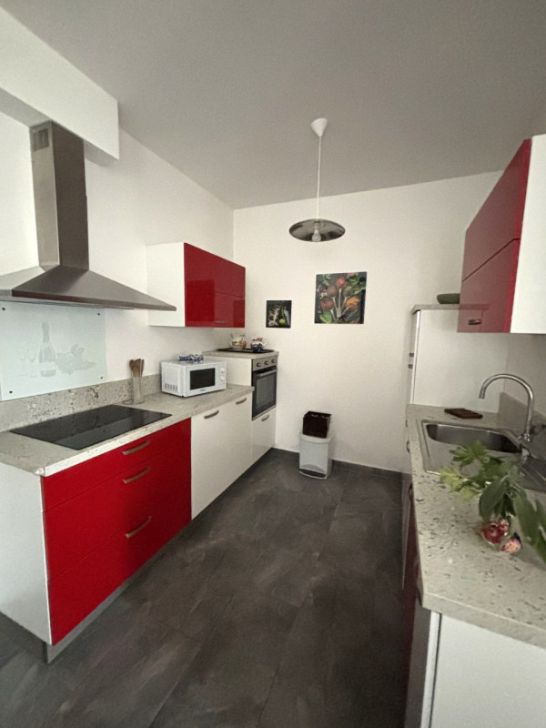 Proponiamo in affitto un appartamento bilocale di circa 53 mq situato nel comune di Revine Lago, ...