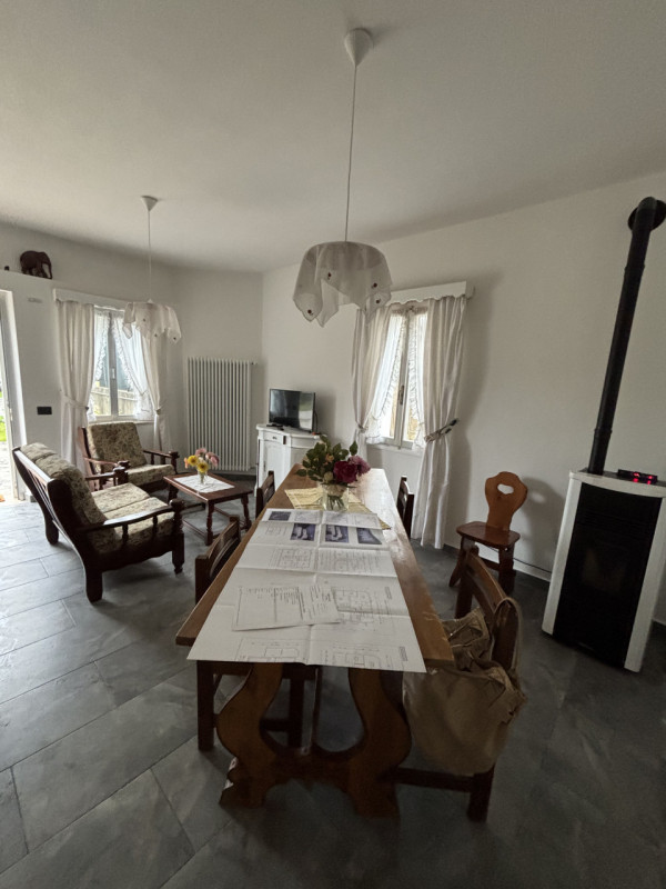 Proponiamo in affitto un appartamento bilocale di circa 53 mq situato nel comune di Revine Lago, ...