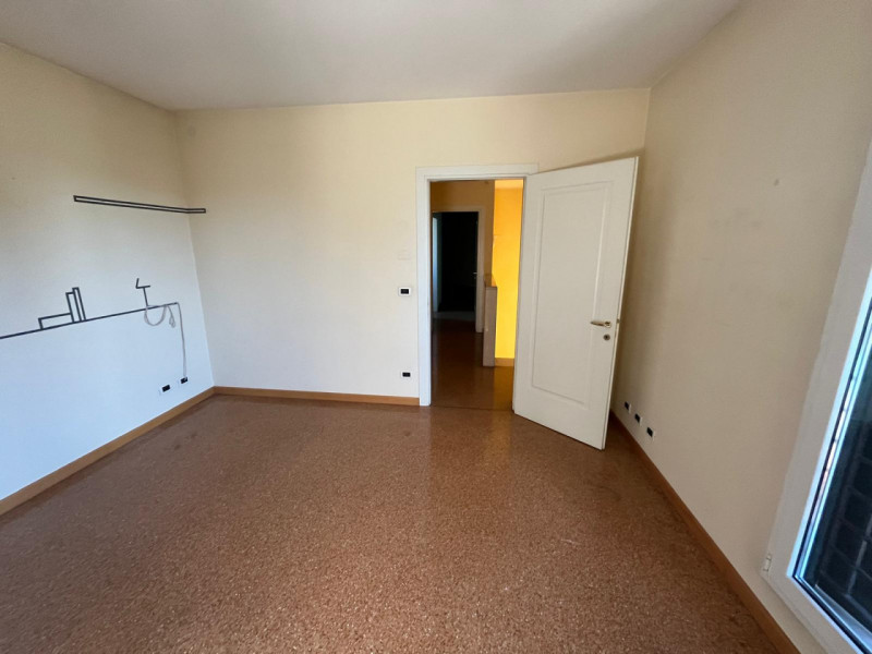 In una delle zone residenziali più richieste di Padova, proponiamo in vendita una splendida villa...