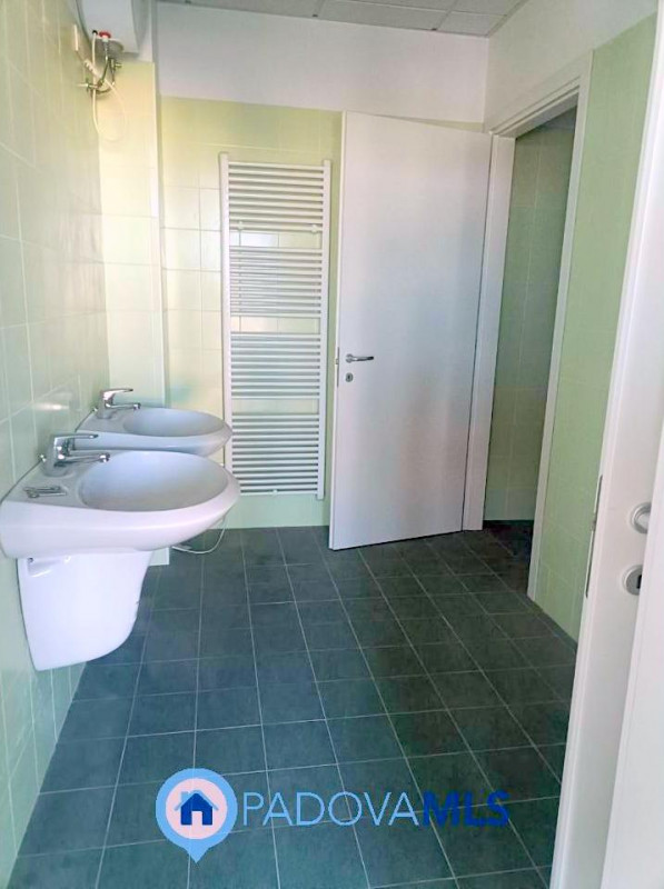 Immobile in esclusiva al Gruppo Padova MLS

Padova via Venezia ufficio al piano secondo fronte st...