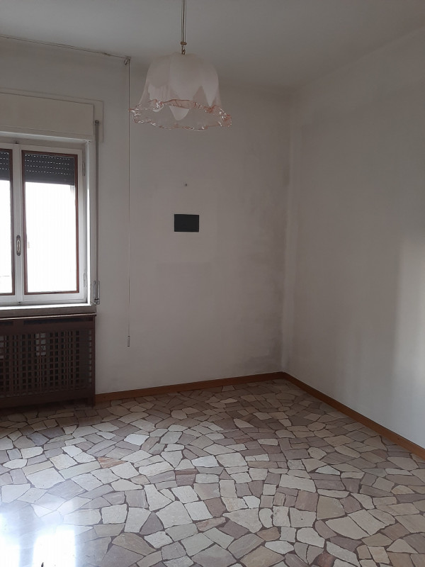 Situato nel cuore di San Lazzaro, uno dei quartieri più ricercati di Vicenza, proponiamo in vendi...