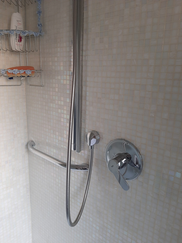 Situato nel cuore di San Lazzaro, uno dei quartieri più ricercati di Vicenza, proponiamo in vendi...