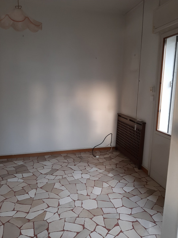 Situato nel cuore di San Lazzaro, uno dei quartieri più ricercati di Vicenza, proponiamo in vendi...