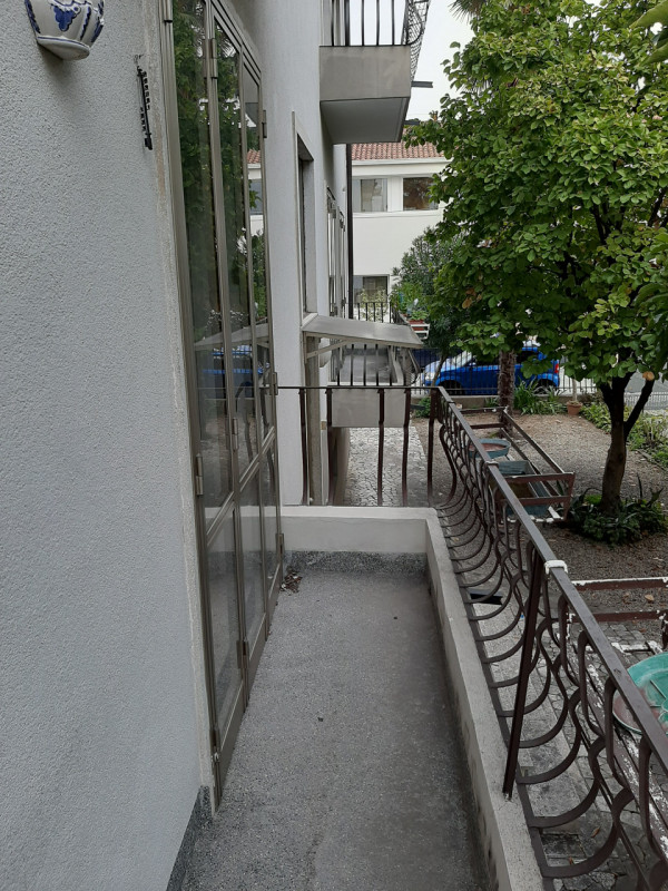 Situato nel cuore di San Lazzaro, uno dei quartieri più ricercati di Vicenza, proponiamo in vendi...