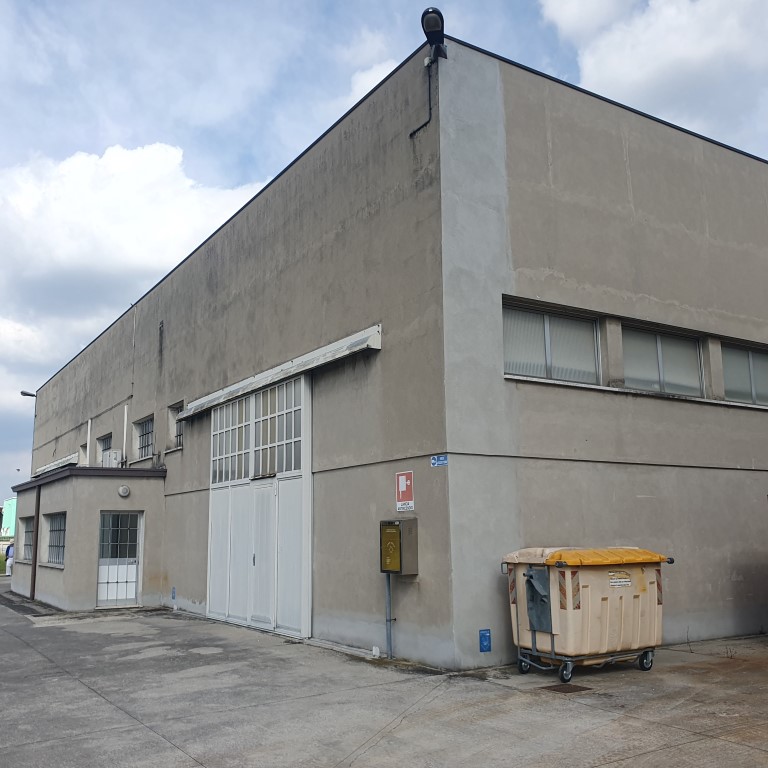 Località zona  Industriale di Santa Maria di Sala, capannone strategicamente posizionato lungo la...