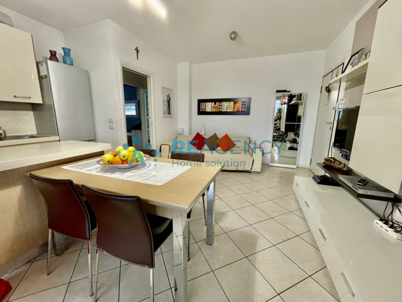 VALDAGNO ZONA FAVORITA  

Stai cercando un APPARTAMENTO BICAMERE CON GRANDE TERRAZZO ABITABILE E ...