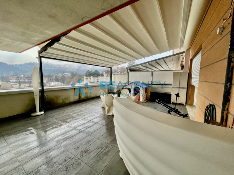 VALDAGNO ZONA FAVORITA  

Stai cercando un APPARTAMENTO BICAMERE CON GRANDE TERRAZZO ABITABILE E ...