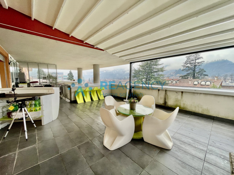 VALDAGNO ZONA FAVORITA  

Stai cercando un APPARTAMENTO BICAMERE CON GRANDE TERRAZZO ABITABILE E ...