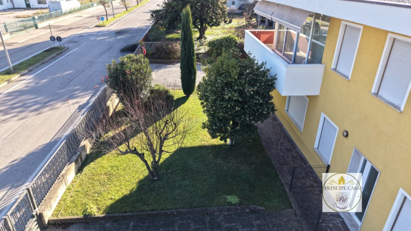 Rif. CAP06 - Situato nella rinomata zona industriale di Monselice, proponiamo in vendita capannon...