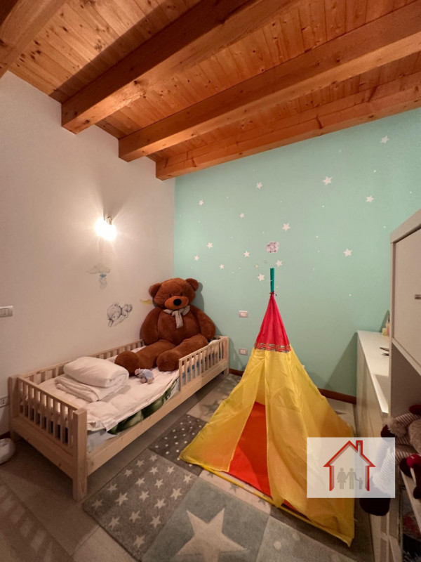 Rif: SI034
X Info - Martina: 3408989598

Giavera del Montello (TV)

Proponiamo in vendita un'acco...