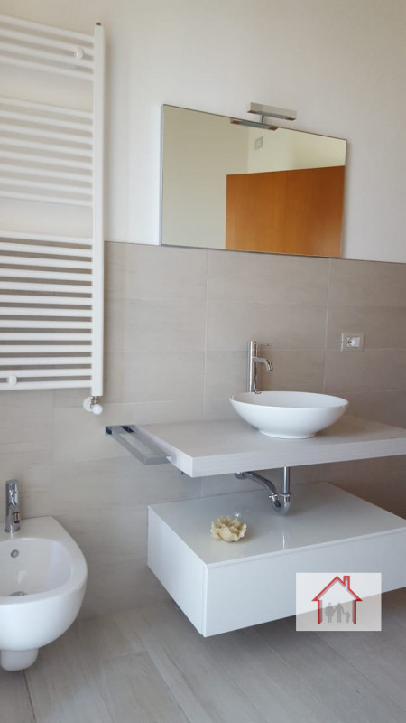 Rif: SI034
X Info - Martina: 3408989598

Giavera del Montello (TV)

Proponiamo in vendita un'acco...