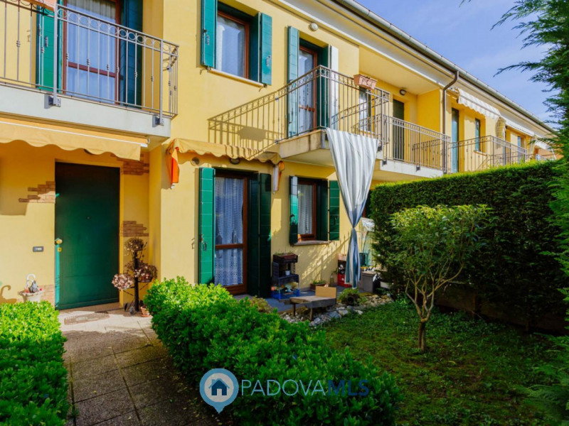 Immobile in esclusiva al Gruppo Padova MLS
In un tranquillo e recente quartiere di Agna, a due pa...