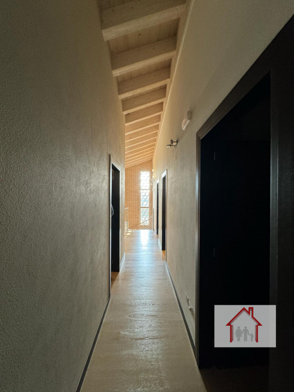 CASA SINGOLA CON AMPIO GIARDINO A SIGNORESSA

Proponiamo in esclusiva una casa singola situata ne...