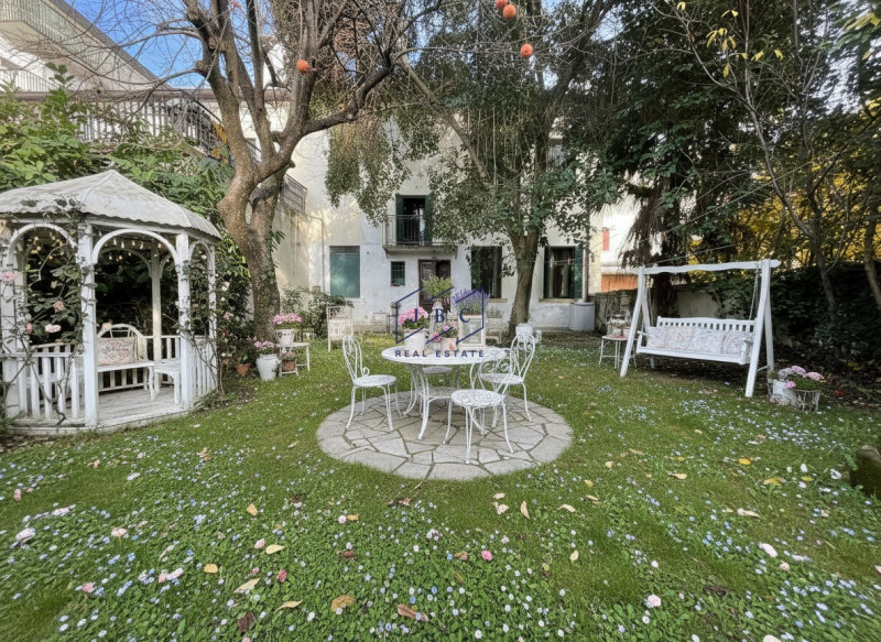 PONTE DI PIAVE - (TV) 
In una posizione centrale e comoda a tutti i servizi principali, proponiam...