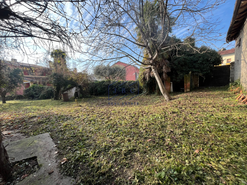 PONTE DI PIAVE - (TV) 
In una posizione centrale e comoda a tutti i servizi principali, proponiam...