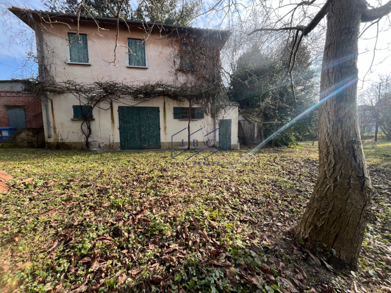 PONTE DI PIAVE - (TV) 
In una posizione centrale e comoda a tutti i servizi principali, proponiam...