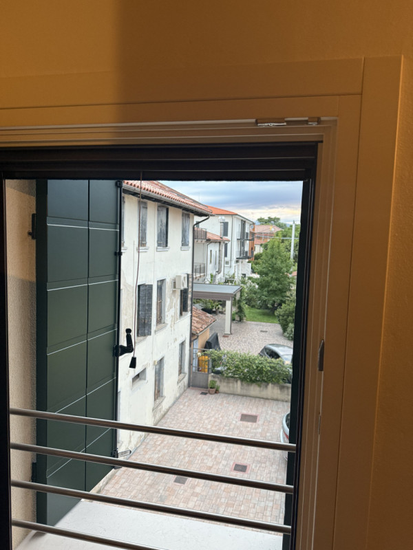 Rif. A907 (per info  392 6956333 Nada)

Nel cuore pulsante di Castelfranco Veneto, proponiamo in ...