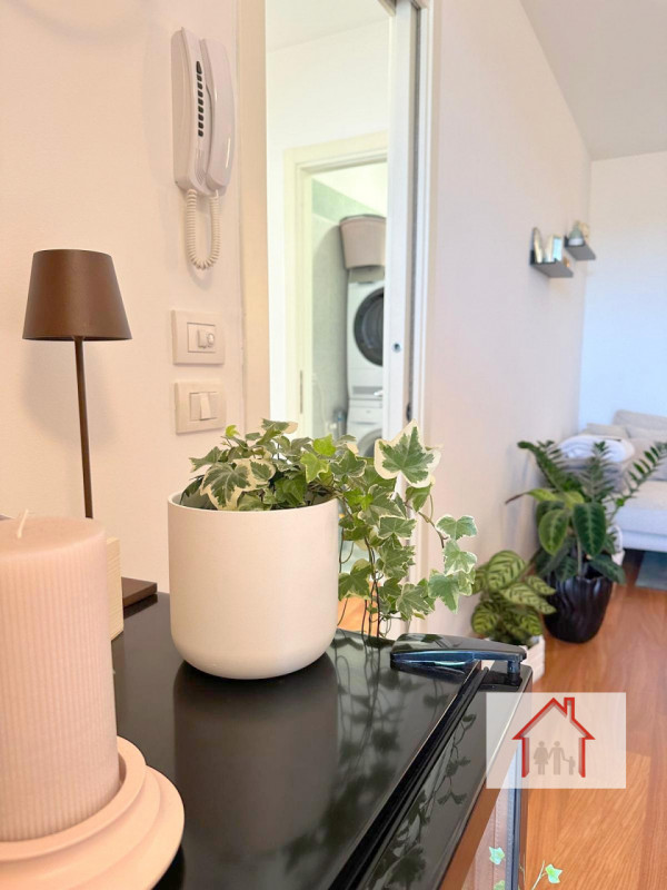 Rif: DA246 - X Info: Denis 3402540785
In vendita, proponiamo un raffinato appartamento situato al...