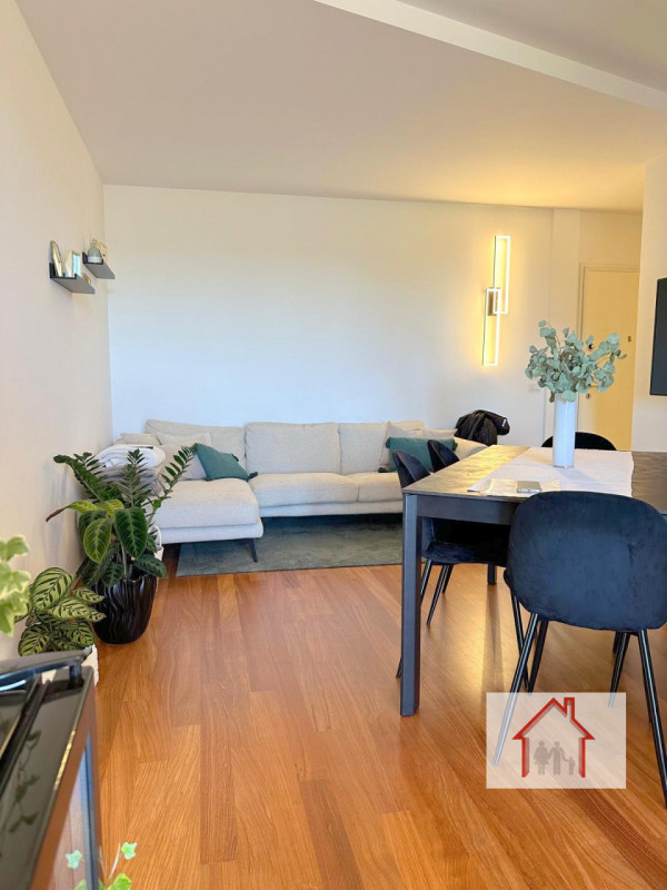 Rif: DA246 - X Info: Denis 3402540785
In vendita, proponiamo un raffinato appartamento situato al...