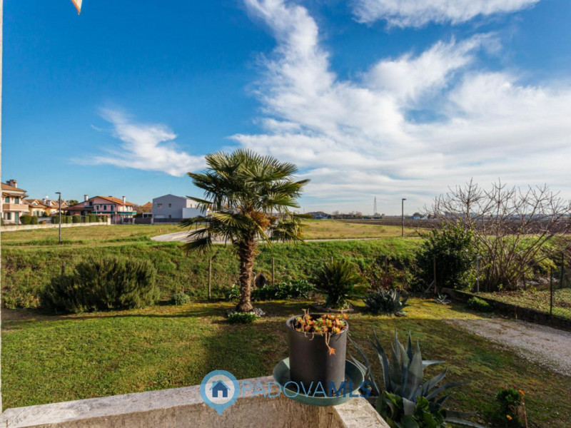 Immobile in esclusiva al Gruppo Padova MLS
Nel centro di Agna, all’interno di una piccola palazzi...