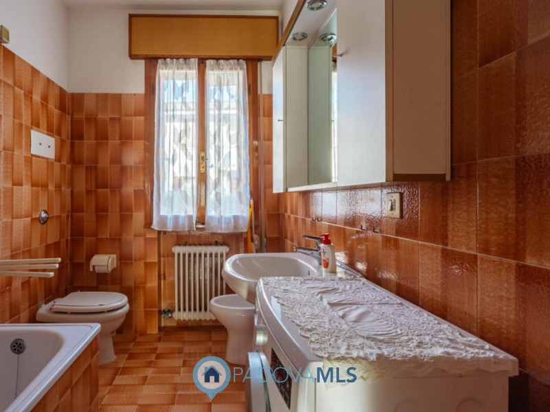 Immobile in esclusiva al Gruppo Padova MLS
Nel centro di Agna, all’interno di una piccola palazzi...